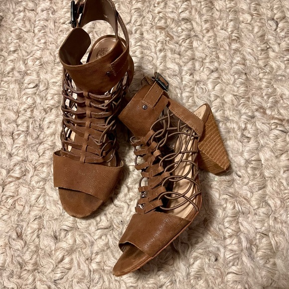 Vince Camuto Strappy Sandal Heel 8.5 - Picture 2 of 8